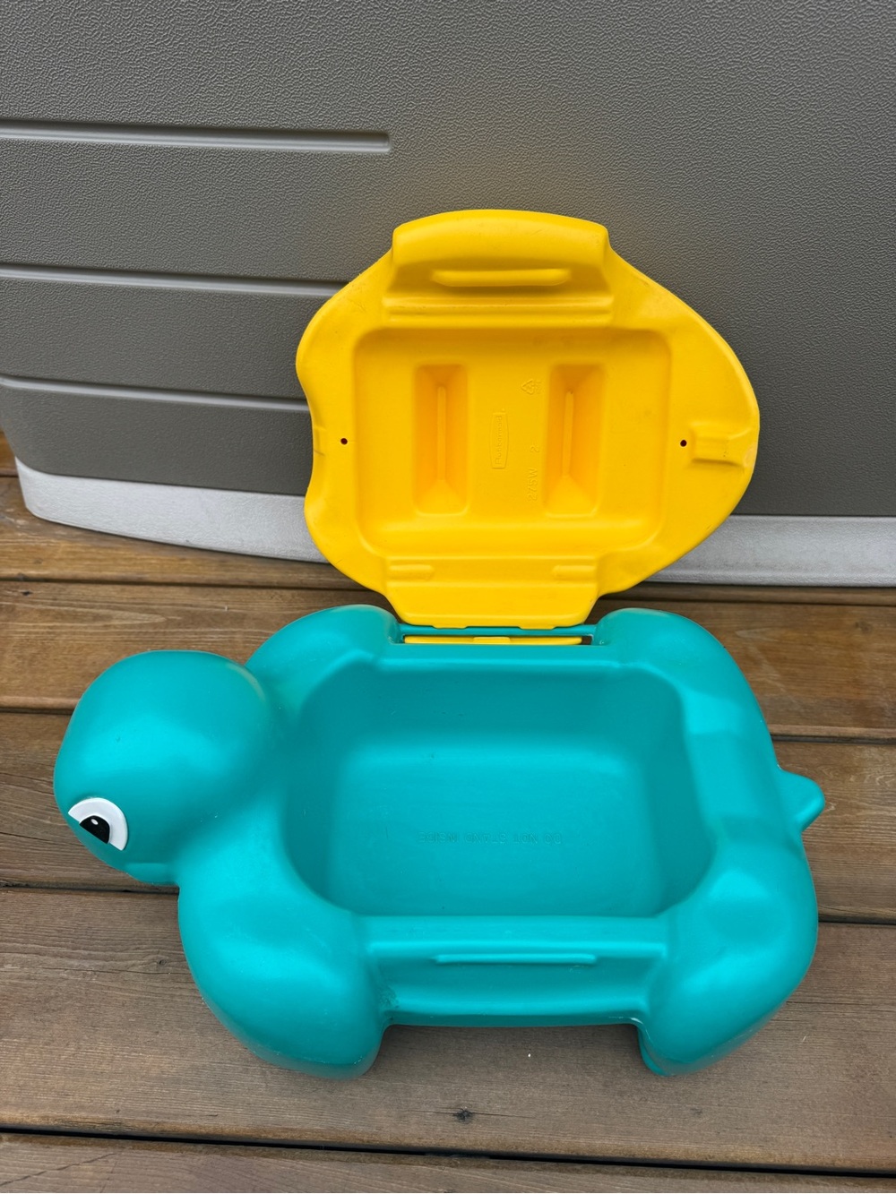 Rubbermaid Kids Turtle Step Stool with storage - Picture 8 of 14
